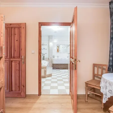 A Restaurace Nad Hradem Penzion *