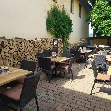A Restaurace Nad Hradem Gasthof Křivoklát