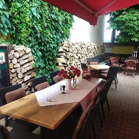 A Restaurace Nad Hradem Penzion Křivoklát