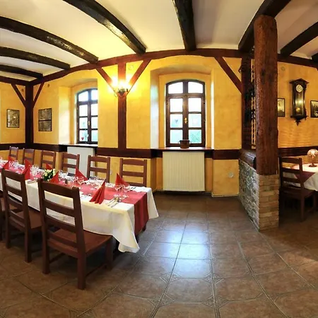 A Restaurace Nad Hradem Affittacamere *