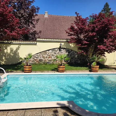 Gasthof A Restaurace Nad Hradem *