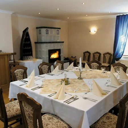 A Restaurace Nad Hradem Maison d'hôtes *