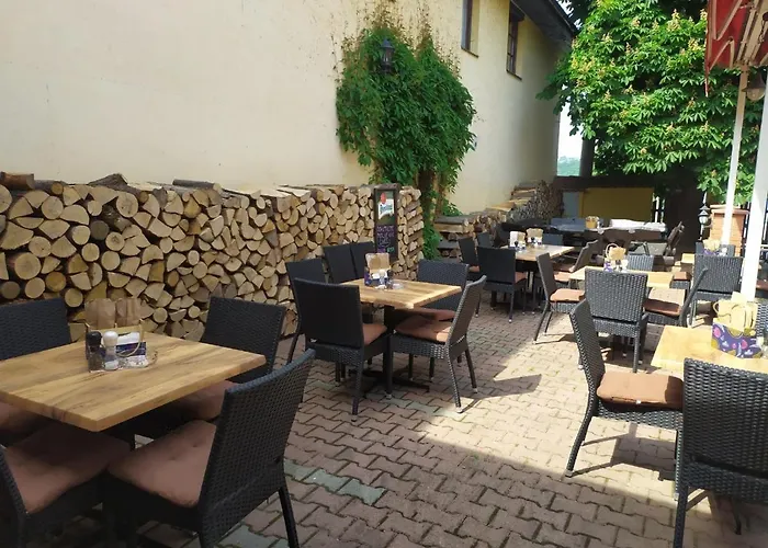 A Restaurace Nad Hradem Penzion Křivoklát