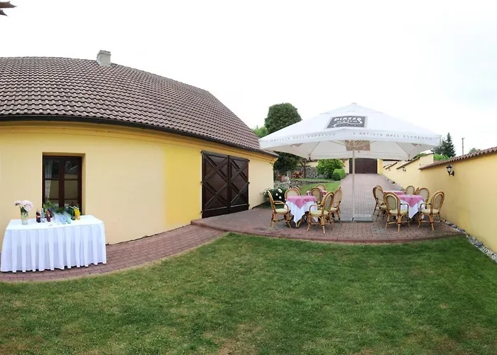 Penzion A Restaurace Nad Hradem *