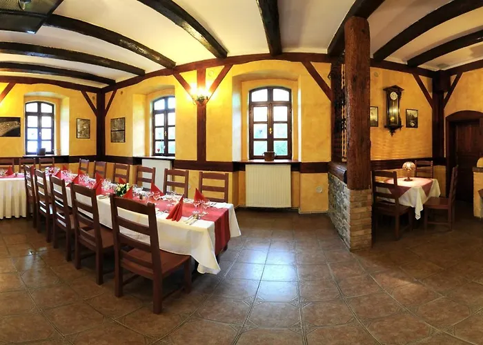 A Restaurace Nad Hradem Maison d'hôtes *