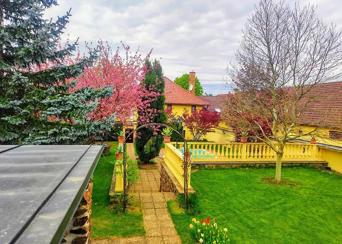 Penzion A Restaurace Nad Hradem Křivoklát