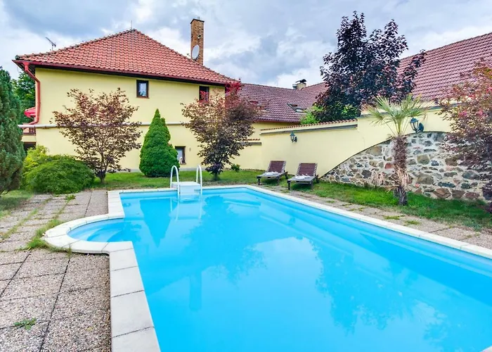 A Restaurace Nad Hradem Maison d'hôtes *