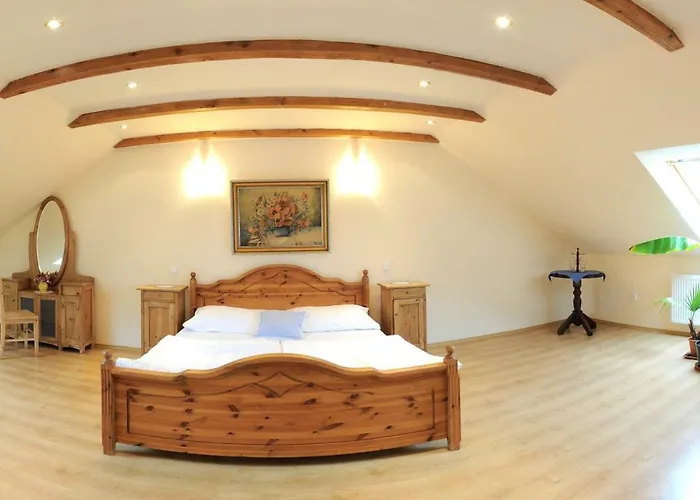 A Restaurace Nad Hradem * Křivoklát